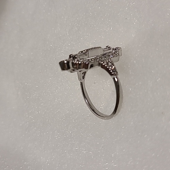 CZ SIZE 8 WEDDING RING - Picture 2 of 3